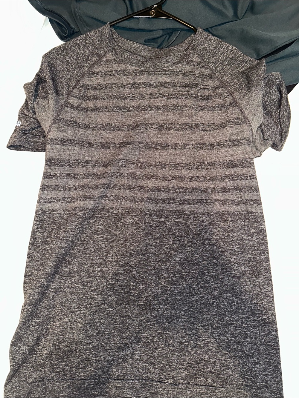 RHONE Men's Short-Sleeve Heathered Gray Performance Tee